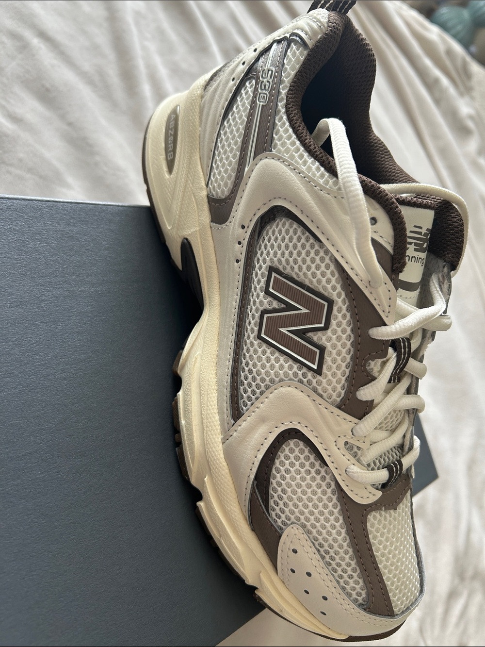 New Balance White and Brown Retro Mesh Running Sneakers - Picture 2 of 6